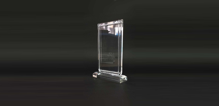 امکان سفارش تندیس کنفرانس برای شرکت کنندگان غیر حضوری (به تعداد محدود)